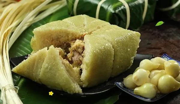 Bánh chưng bao nhiêu calo? Có béo không? Cách ăn không béo