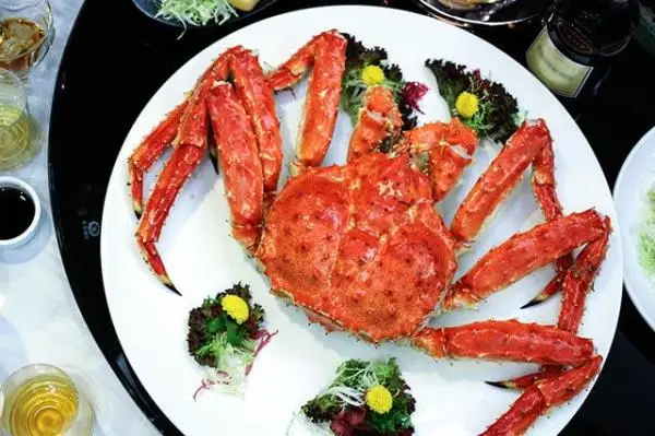 Cua hoàng đế King Crab là gì? giá bao nhiêu? Mua cua ở đâu?