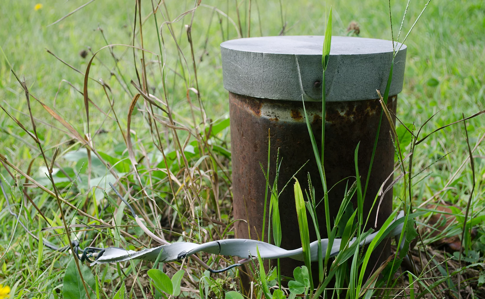 Vâng với nắp giếng