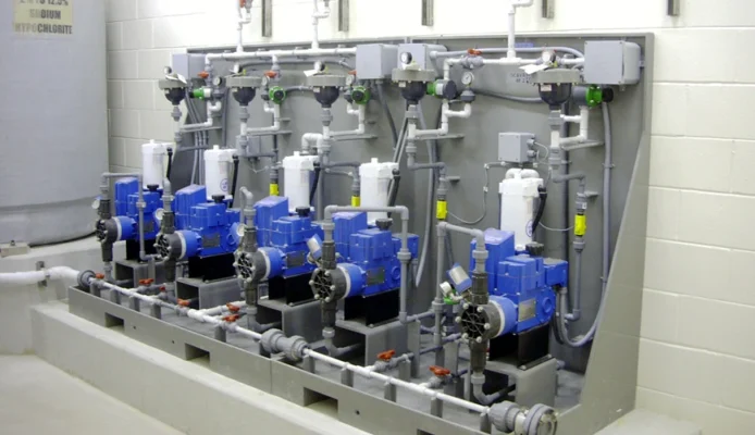 Bơm định lượng hóa chất trong Xử lý nước Công nghiệp